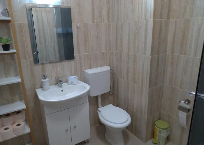 2 Apartment, Max 5 Adults, Splendid View On The And The Sea 那沃达利